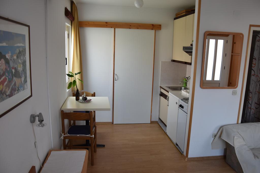 Apartments Mistral Оребич Экстерьер фото