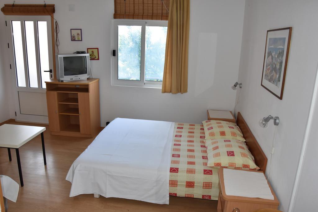 Apartments Mistral Оребич Экстерьер фото